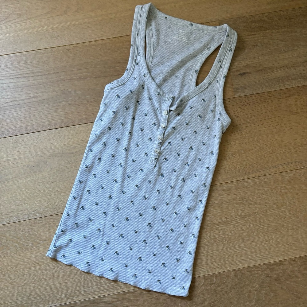 AERIE Gray Ditsy floral grey tank top with Button Detail